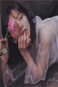 穿成霸总妻，我炮灰碾压女主角！