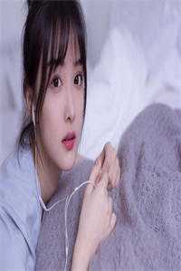 全文章节校花难追？无所谓，她还有舍友