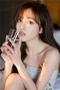 穿成短命女配，她逆袭成团宠阅读全集