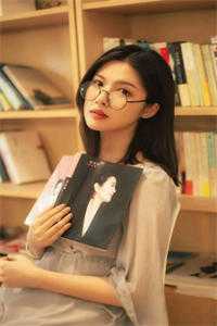 荒年锦鲤：开枝散叶，美女找上门精品小说