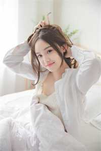 畅销巨著八零军婚：各界大佬都认我当孙女