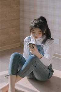 精品推介夜钓遇女尸，我问她水里有没有鱼