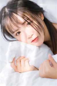 畅销巨作全娱乐圈偷听我心声，吃瓜嘎嘎香