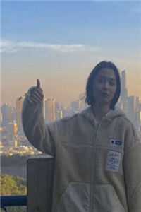 身份被曝后，忠犬男友又来贴贴