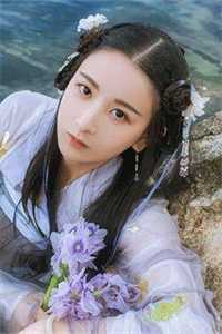重生后，皇后只想当咸鱼