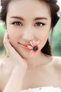 为留住皇后娘娘，陛下开始用男色了凤宁萱萧赫小说