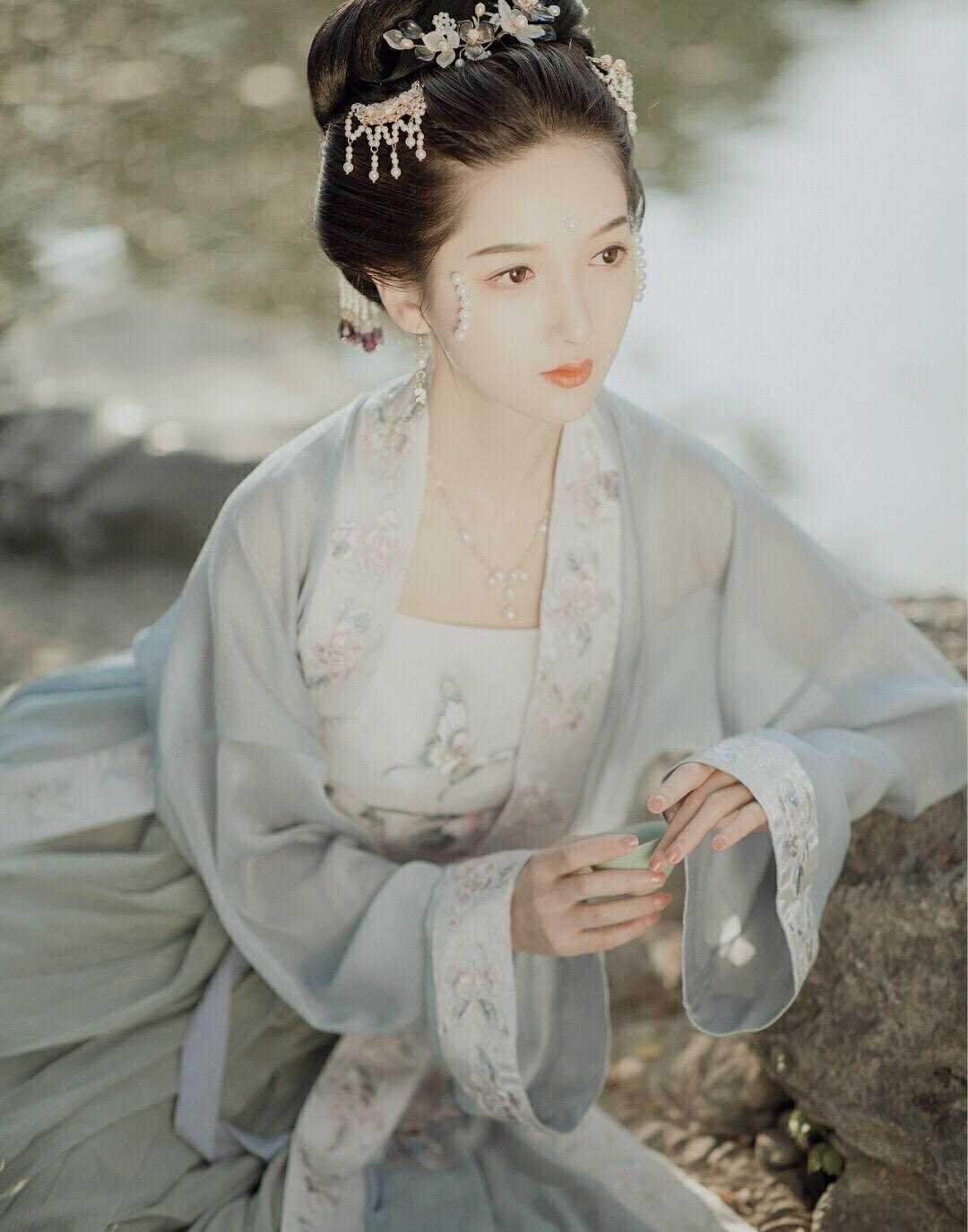 恶邻碰瓷讹诈，我送她冥钞阅读全集