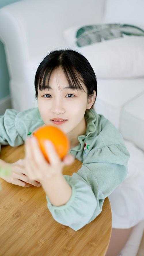 一名女外卖员