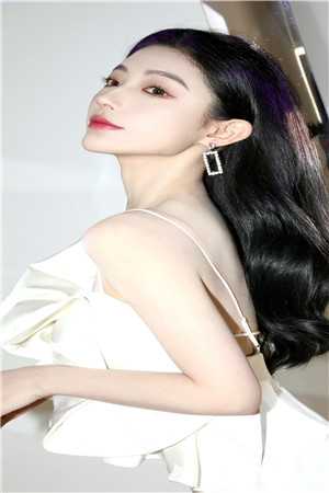 暗夜黑潮涌动