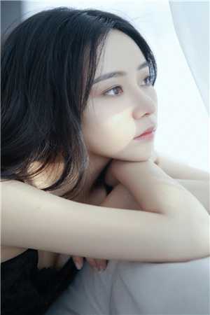 结婚八年，老公爱上资助生顾景尘周芷如无删减全文