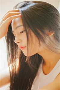 穿书七零胖村姑，高冷军少壁咚索吻